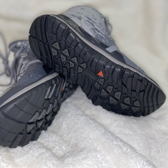 Brand New Neutral Keen Hiking Boots - Picture 7 of 14
